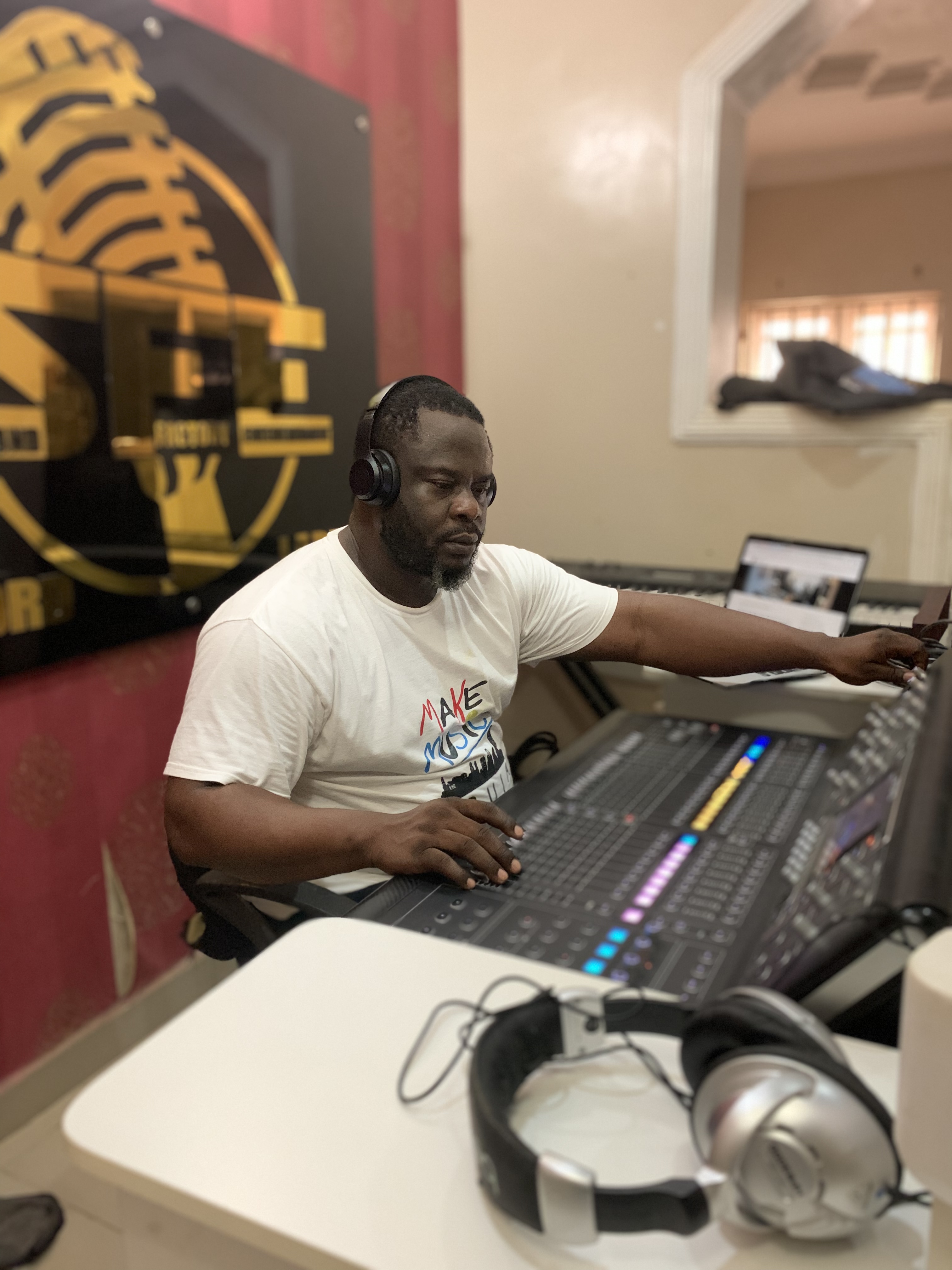 SFE studio session with HitMaker.